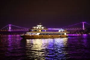 DİNNER CRUİSES ON THE BOSPHORUS TOUR